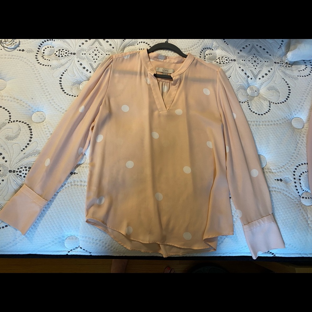 LOFT blush and dotted blouse